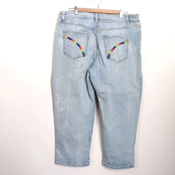 Lane Bryant Signature Fit Boyfriend Capri - Pride Embroidered Light Wash 16 - Picture 4 of 8